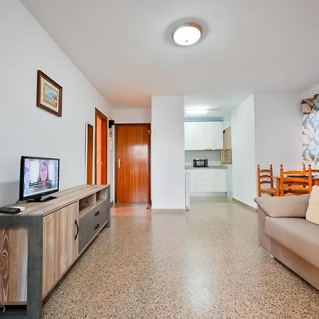 One Bedroom Flat With Shared Pool Levante Area *
